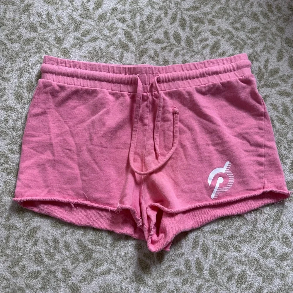 Peloton Unwind Shorts Coral Size Large - Picture 2 of 6